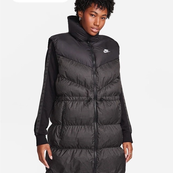 ladies black nike gilet